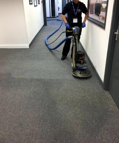 Commercial-Office-Corridor-Carpet-Cleaning